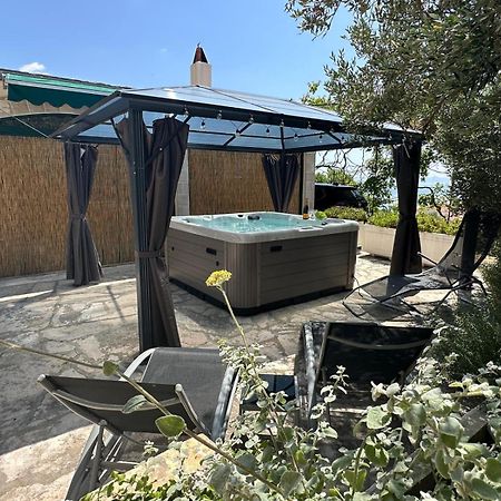 Vacation House Marin With Jacuzzi - Bol, Brac Buitenkant foto
