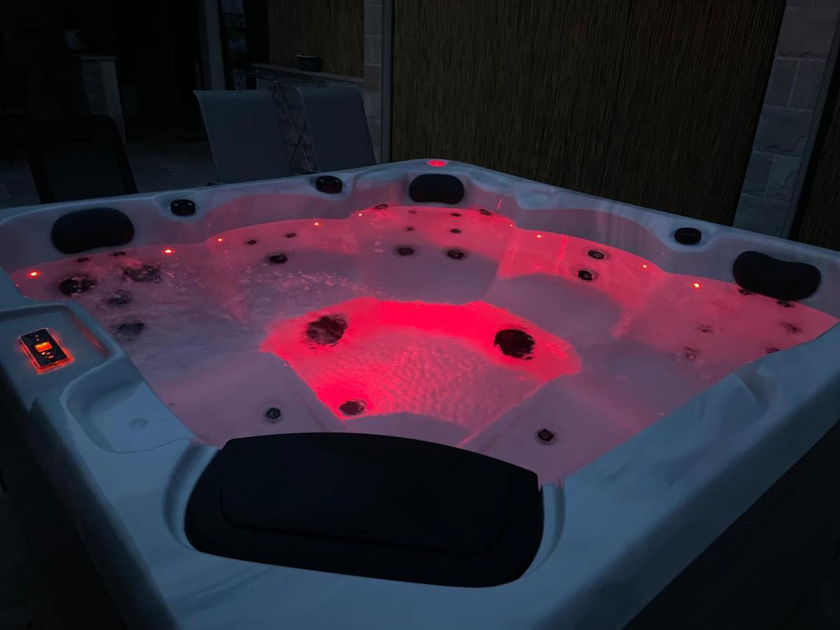 Vacation House Marin With Jacuzzi - Bol, Brac Buitenkant foto