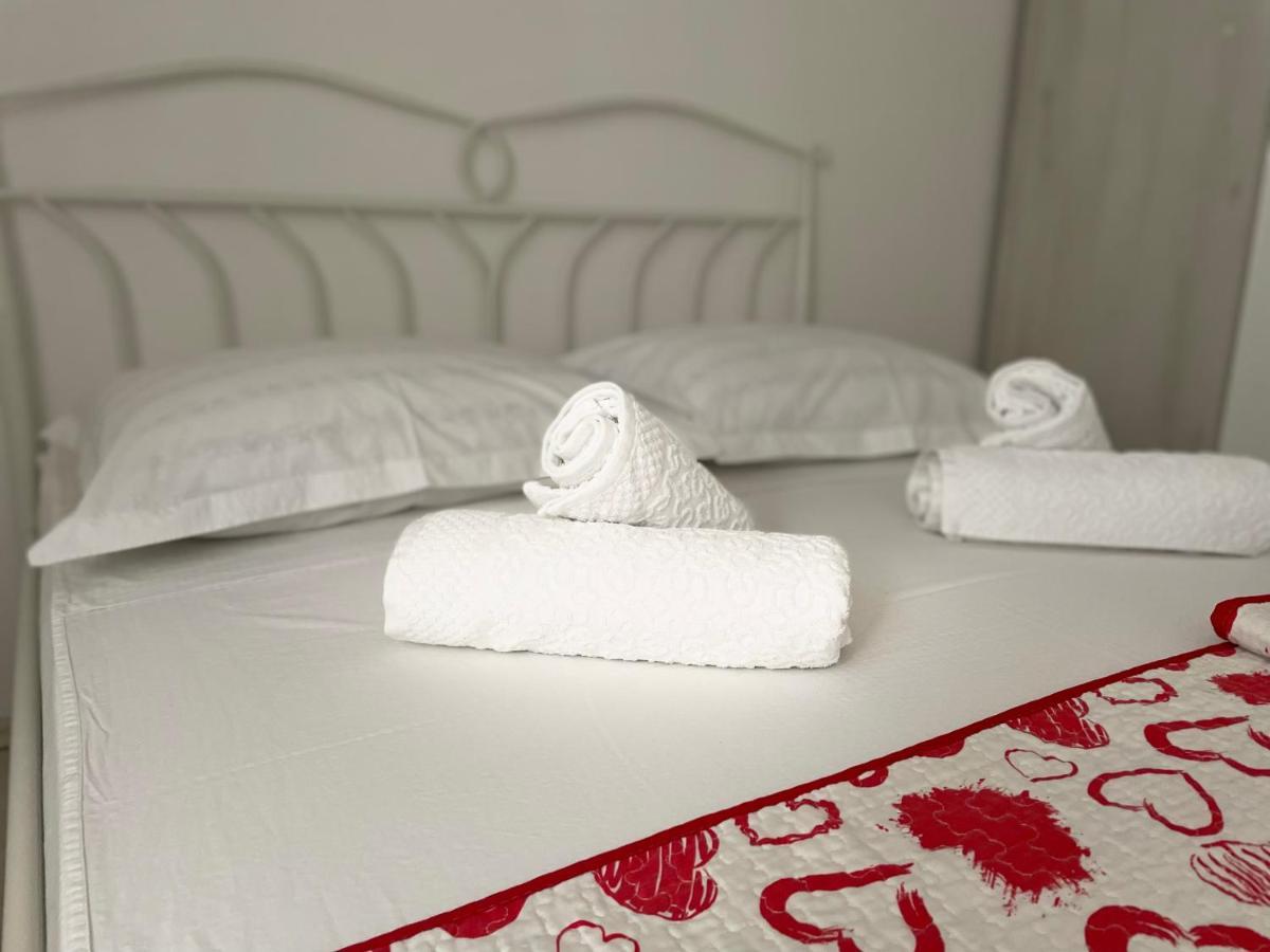 Vacation House Marin With Jacuzzi - Bol, Brac Buitenkant foto