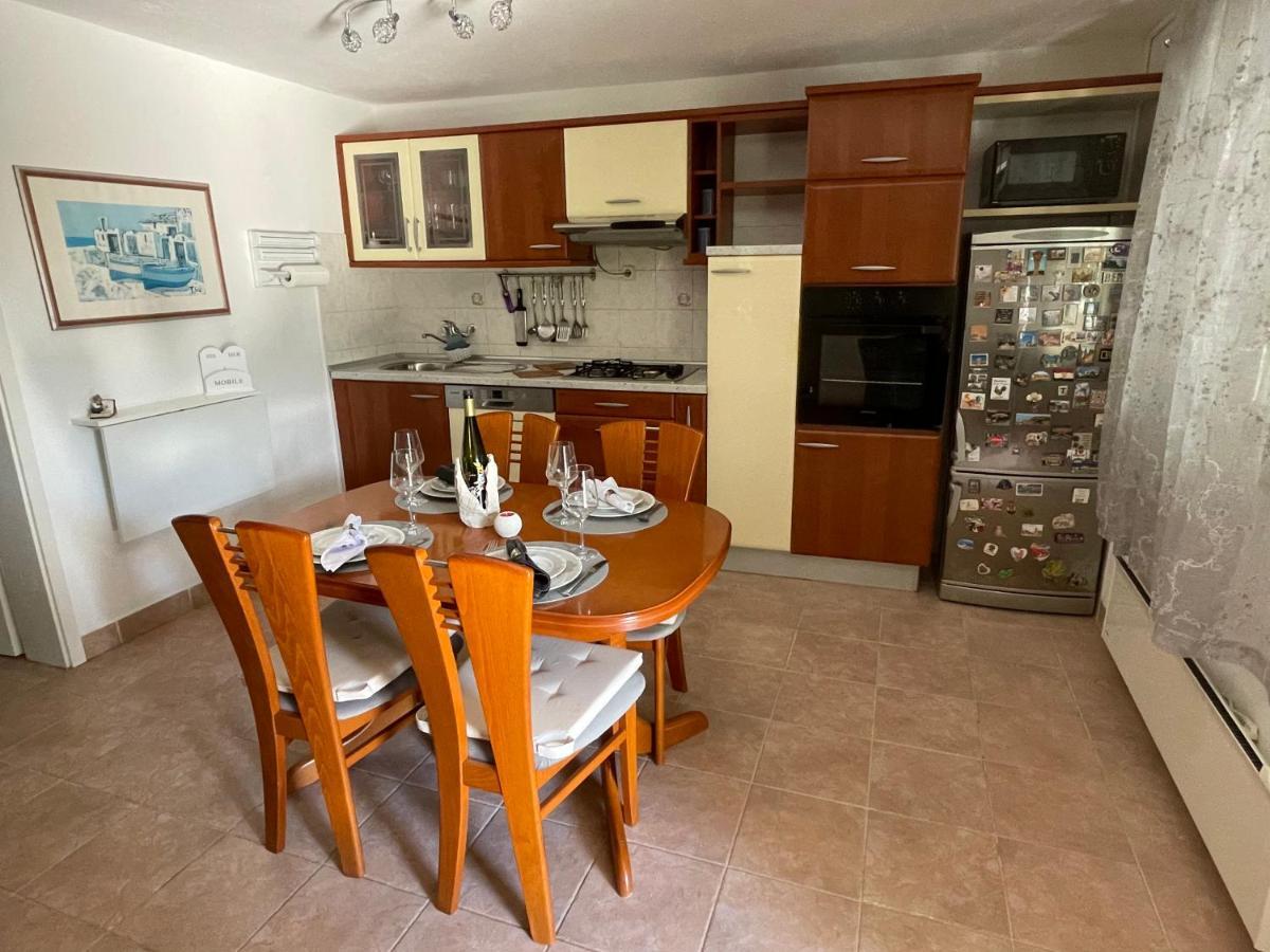 Vacation House Marin With Jacuzzi - Bol, Brac Buitenkant foto
