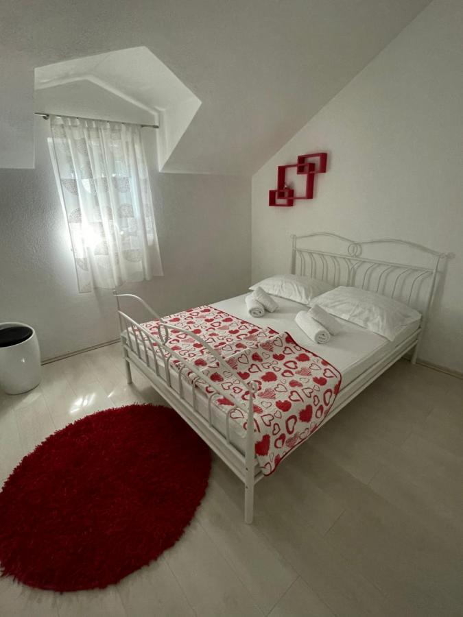 Vacation House Marin With Jacuzzi - Bol, Brac Buitenkant foto