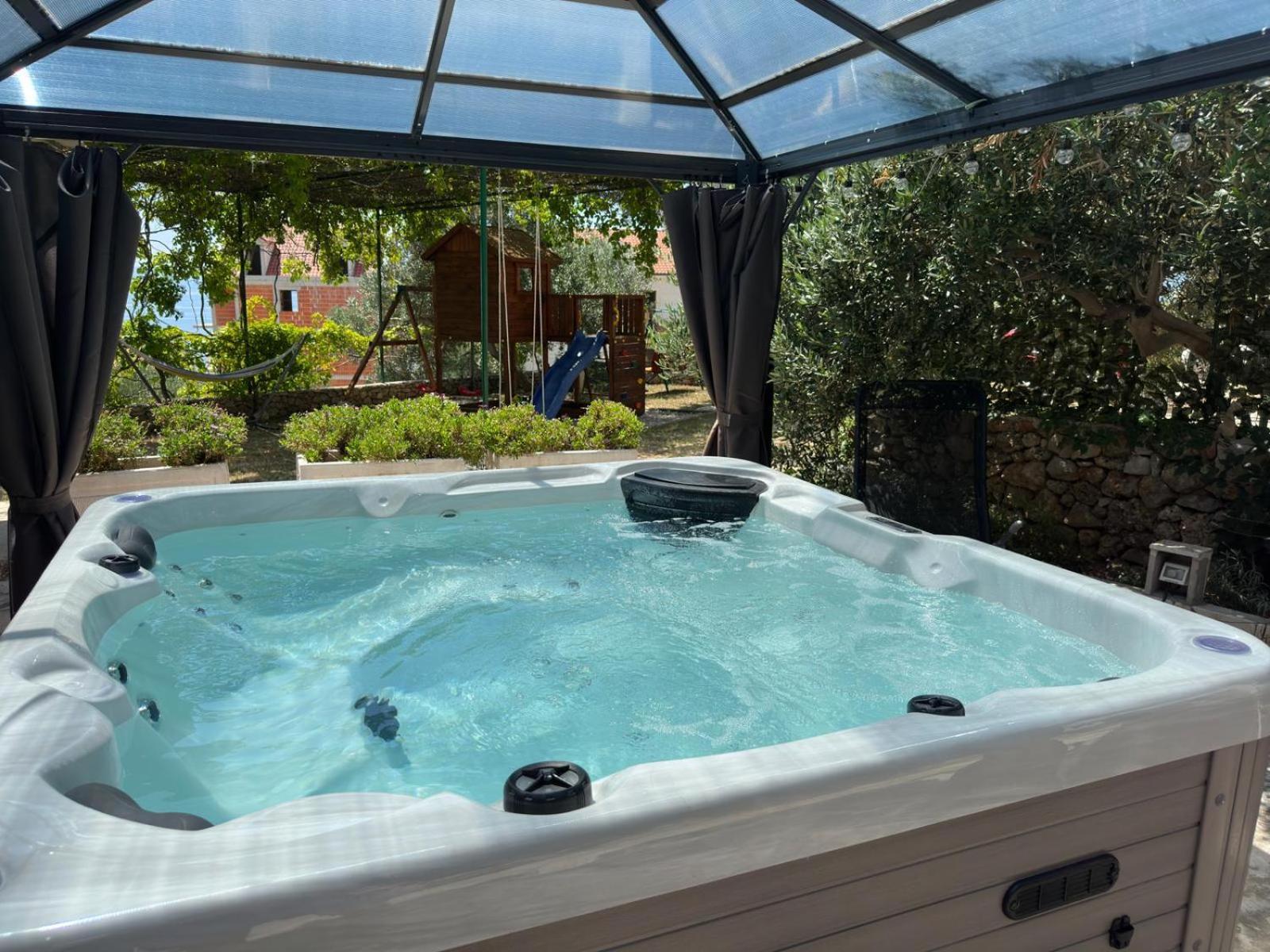 Vacation House Marin With Jacuzzi - Bol, Brac Buitenkant foto